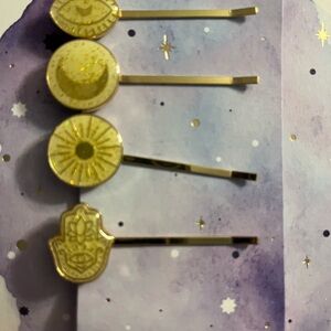Four hair pins